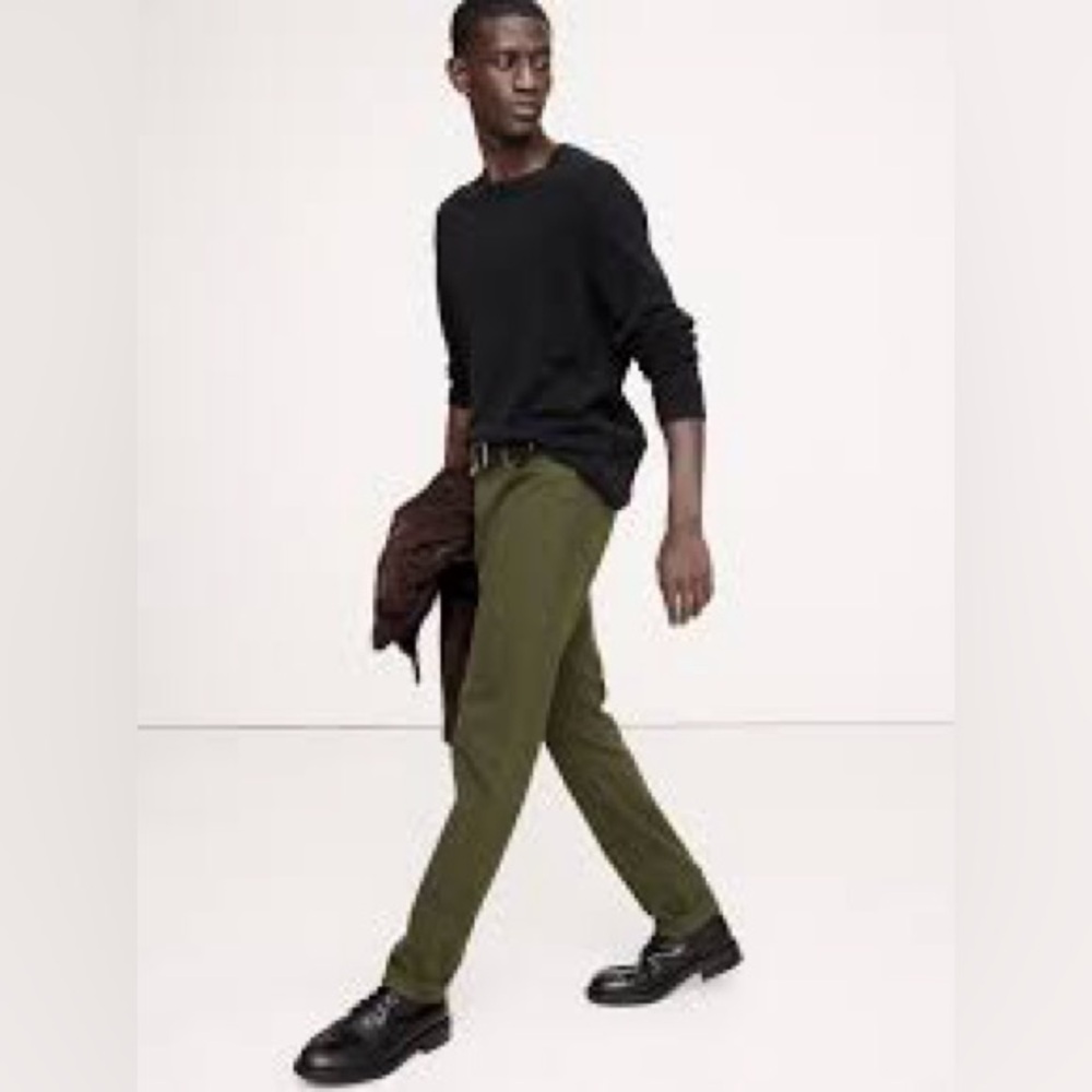 Banana Republic The Traveler men’s olive green 36x30 slim leg pants